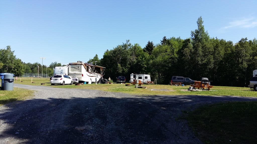 Camping and park Watopeka | Rue du Moulin, Saint-François-Xavier-de-Brompton, QC J0B 2V0, Canada | Phone: (819) 348-6396