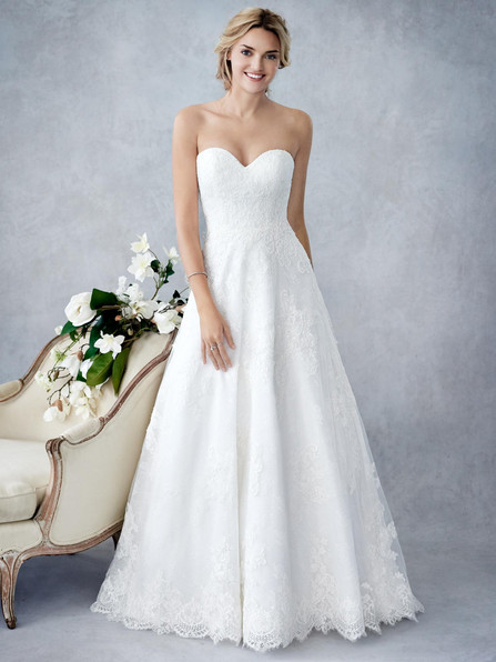 Brendas Bridal Boutique | 18 Yonge St N, Tara, ON N0H 2N0, Canada | Phone: (519) 934-3883