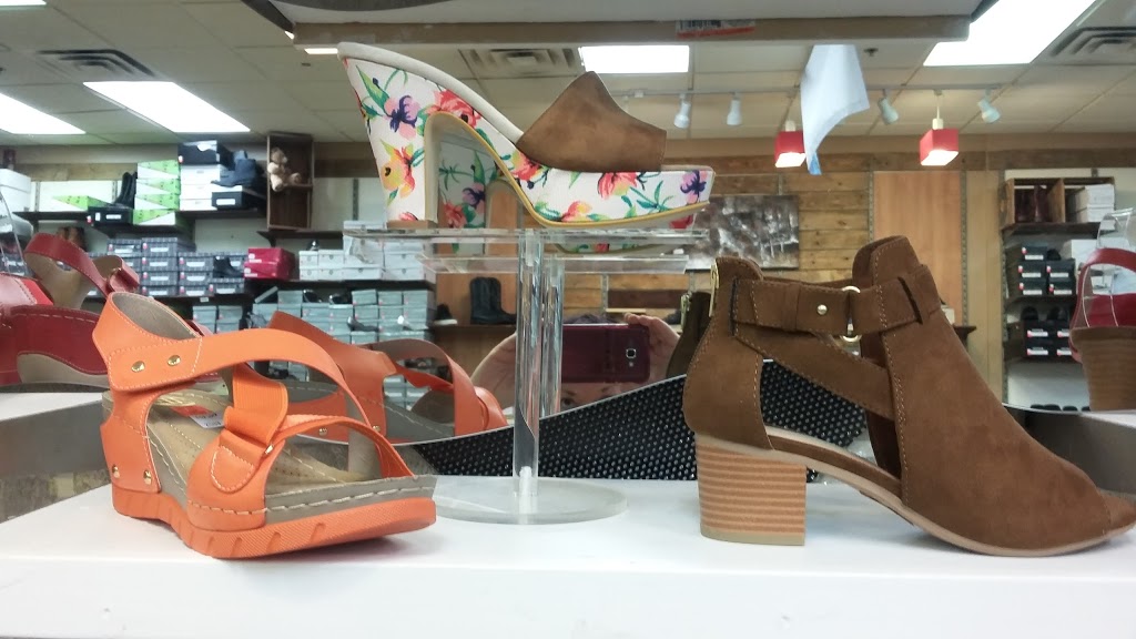 La Boite a Chaussures | 500 Boulevard des Laurentides, Saint-Jérôme, QC J7Z 4M1, Canada | Phone: (450) 431-5808