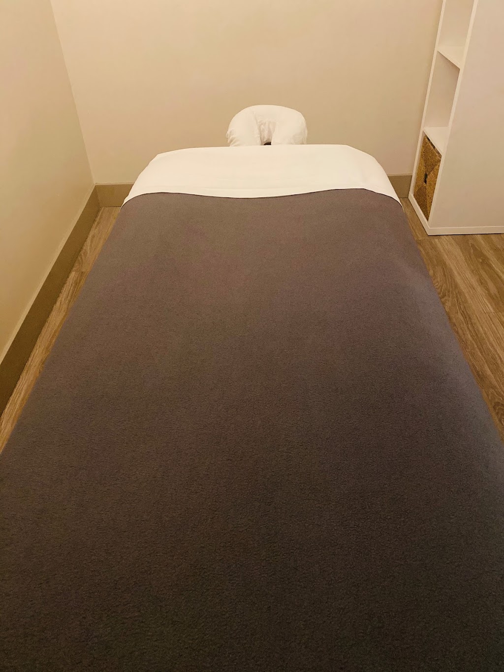 Omega Massage + Wellness | 1424 19 Ave NW, Calgary, AB T2M 1A6, Canada | Phone: (403) 289-1001