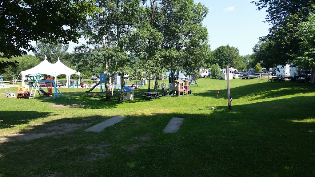 Camping Plein Air | 1328 Chemin de la Presquîle, Lac-des-Îles, QC J0W 1J0, Canada | Phone: (819) 597-2284