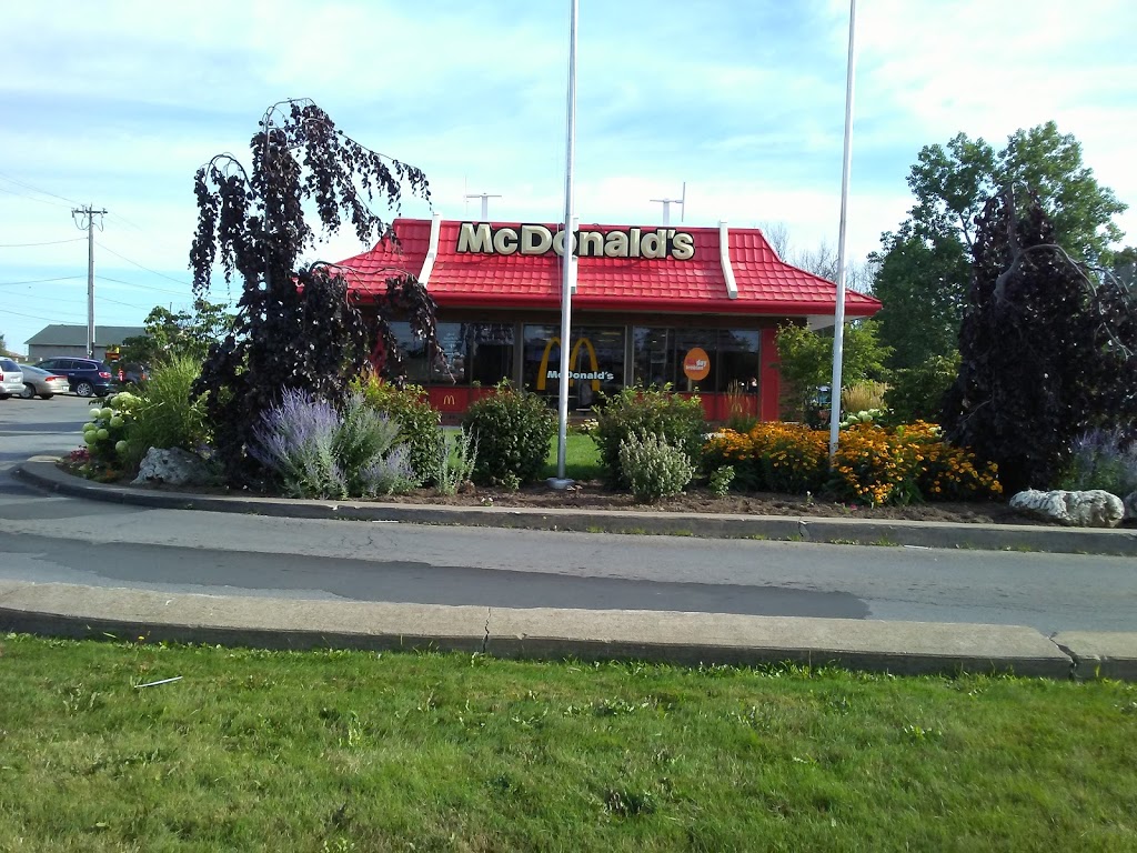 McDonalds | 325 Garrison Rd, Fort Erie, ON L2A 1M1, Canada | Phone: (905) 871-4965