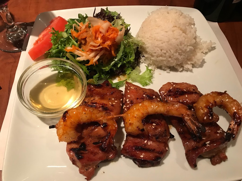 Restaurant Le Tonkin | 6542 Boul St-Laurent, Montréal, QC H2S 3C6, Canada | Phone: (514) 227-7221