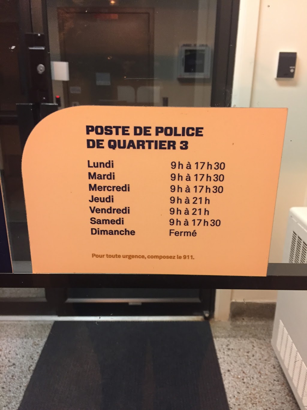 neighborhood police station (PDQ) 3 | Édifice Daniel-Tessier, 560 2e Rue, Laval, QC H7V 1H3, Canada | Phone: (450) 978-6830