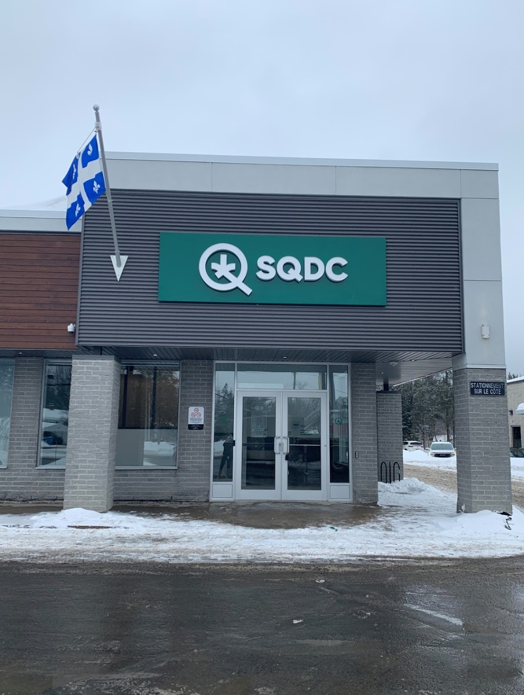 SQDC- Québec — Val-Bélair | 1870 Av. Industrielle, Québec, QC G3K 1M4, Canada | Phone: (581) 450-2054