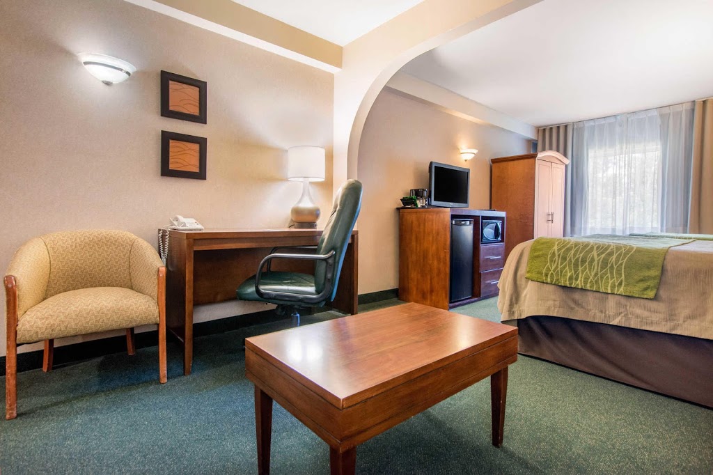Comfort Inn & Suites | 705 Avenue du Capitaine-Veilleux, Shawinigan-Sud, QC G9P 5J6, Canada | Phone: (866) 400-4087
