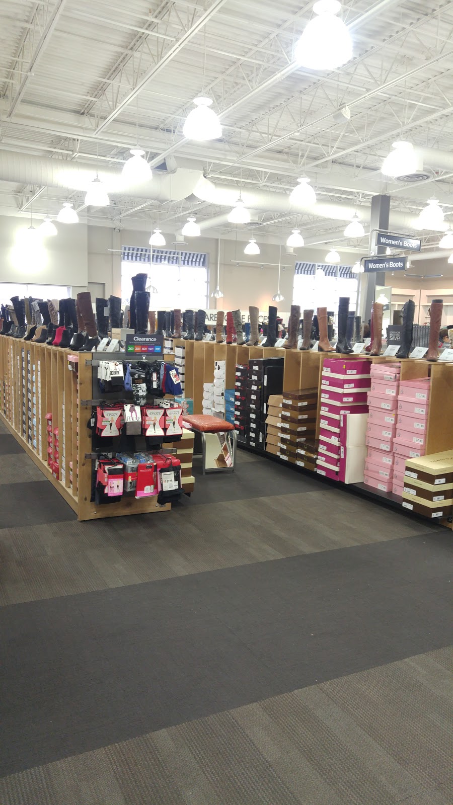 DSW Designer Shoe Warehouse | Heartland Town Centre HTC, 5930 Rodeo Dr, Mississauga, ON L5R 3S9, Canada | Phone: (905) 712-4141