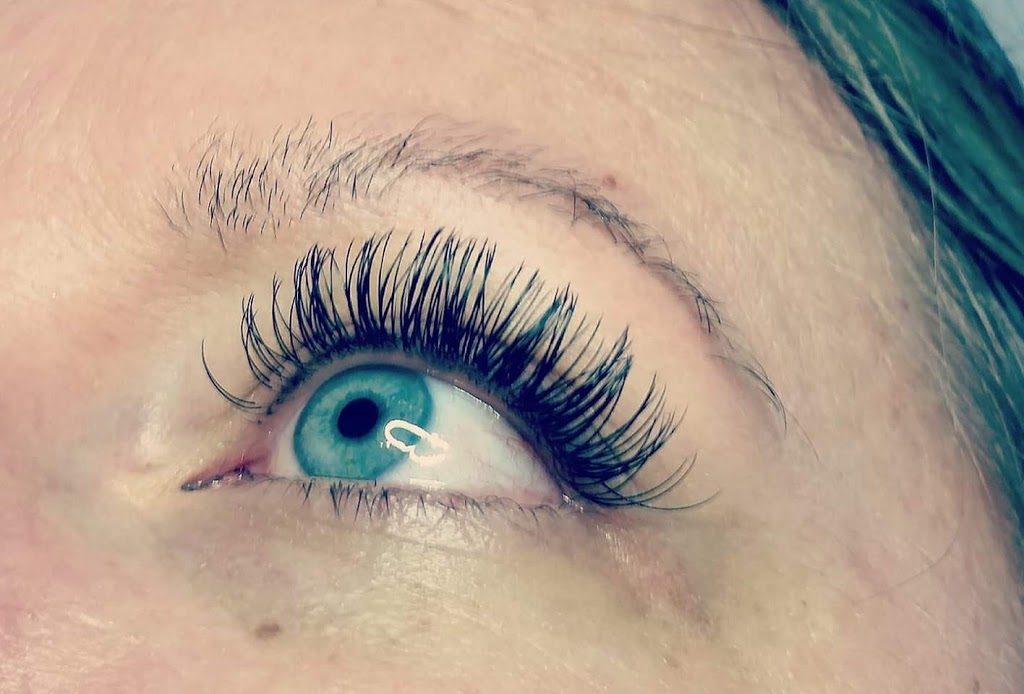 Wenzel Lash Bar eyelash extensions | 540 Old Huron Pl, Kitchener, ON N2R 1L6, Canada | Phone: (519) 716-4107