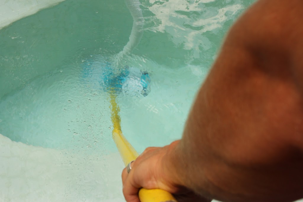 Thornhill Pool Service | 4 Canadiana Dr, Thornhill, ON L3T 2Y6, Canada | Phone: (905) 716-2434