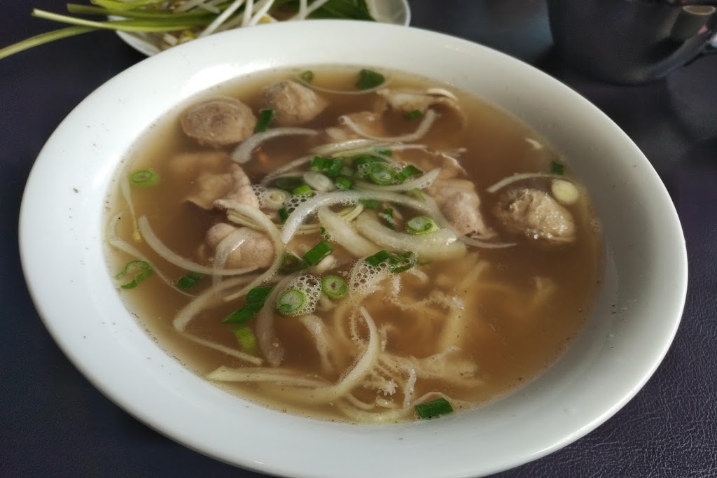 Pho Lac Vien | 430 York Blvd, Hamilton, ON L8R 3K8, Canada | Phone: (905) 522-3525