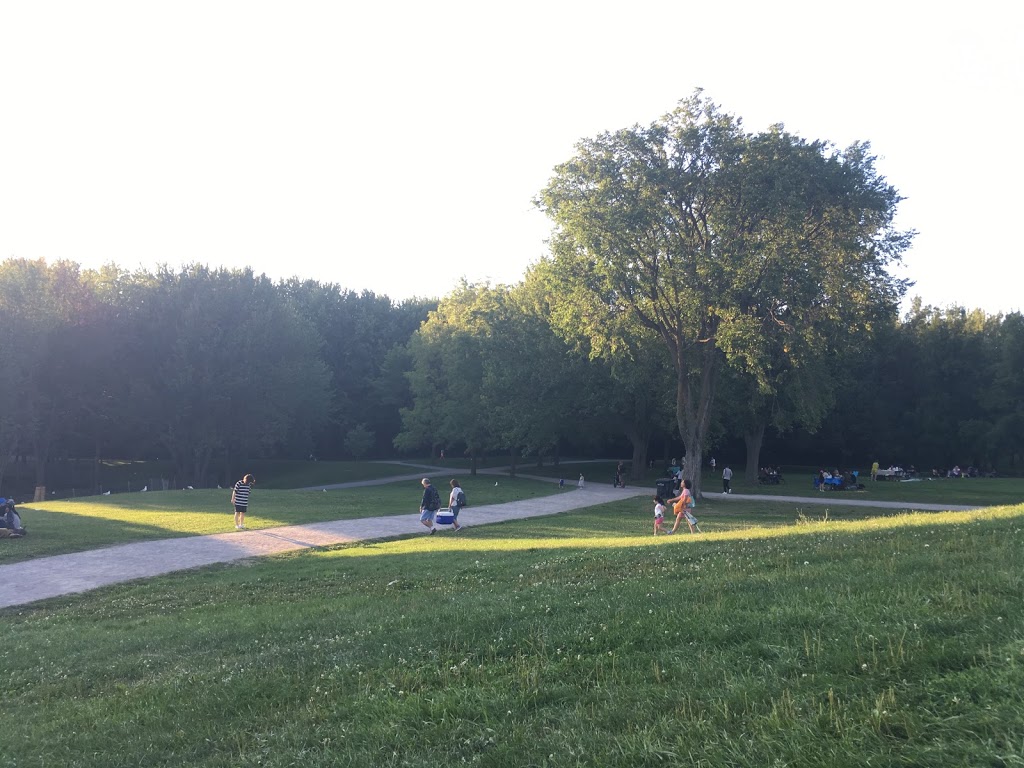 Ju Ming Sculptures in Mount Royal Park | Parc, Chemin Olmsted, Montréal, QC H3H 1A2, Canada