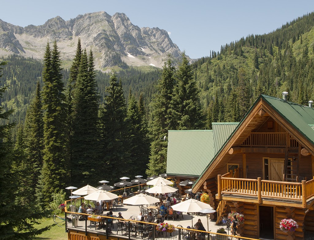 Bear Bistro at Island Lake Lodge | Cedar Valley Road, Fernie, BC V0B 1M0, Canada | Phone: (250) 423-3700