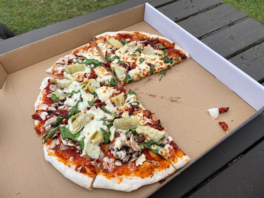 Hornby Island Bakery & Pizzeria | 3005 St Johns Point Rd, Hornby Island, BC V0R 1Z0, Canada | Phone: (250) 335-2595