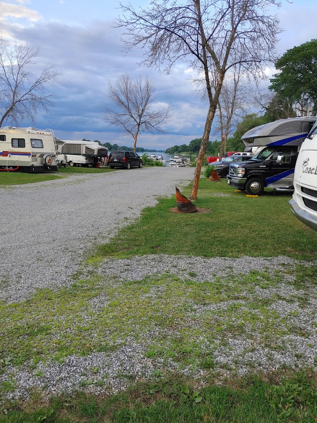 Marina Camping Bellerive | 1999 Chem. des Patriotes, Saint-Ours, QC J0G 1P0, Canada | Phone: (450) 785-5566