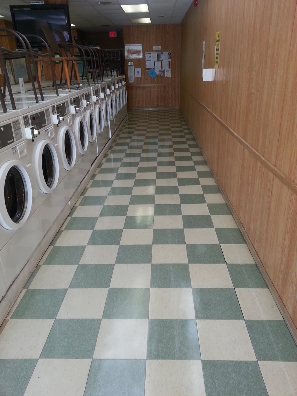 Meadow Laundromat | 501 Ave W South, Saskatoon, SK S7M 4R5, Canada | Phone: (306) 664-2224