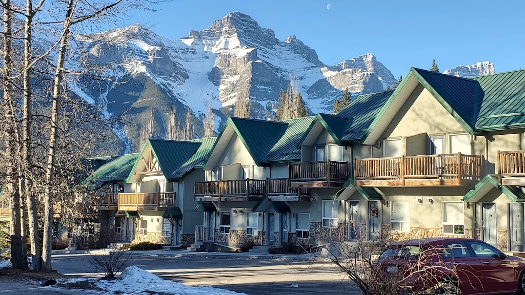 Mountain View Getaway | 1200 Harvie Heights Rd, Harvie Heights, AB T1W 2W2, Canada | Phone: (780) 695-1780