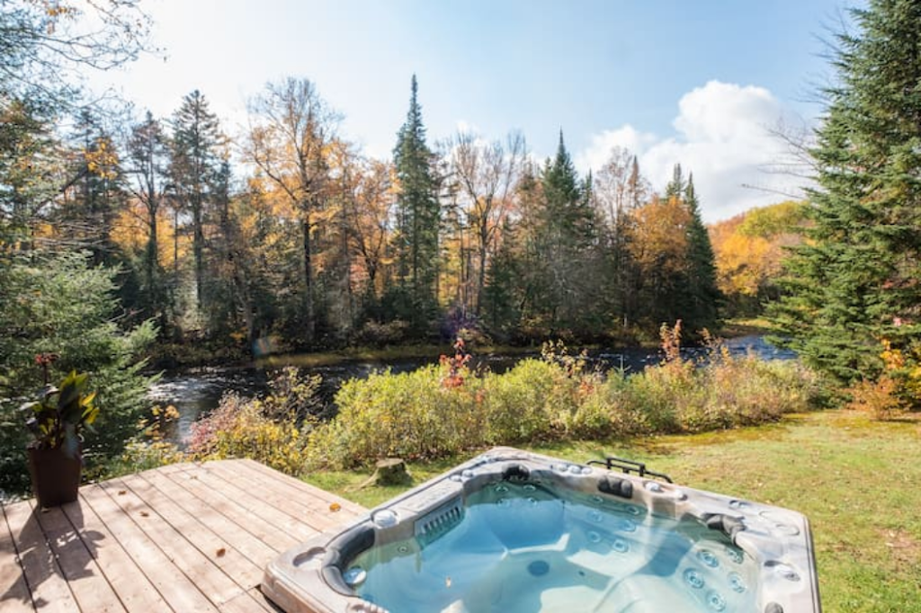 The Beaver Lodge by Escapades Tremblant | 352 Chem. Duplessis, Lac-Supérieur, QC J0T 1P0, Canada | Phone: (877) 907-3479