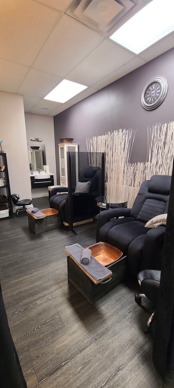 Janet & Janes Medispa + Hair Studio | 90 Hewlett Park Landing, Sylvan Lake, AB T4S 2J3, Canada | Phone: (403) 887-0123