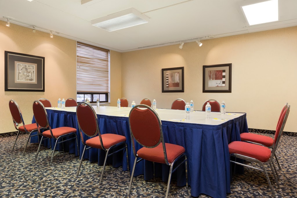 Days Inn by Wyndham Ottawa West | 350 Moodie Dr, Nepean, ON K2H 8G3, Canada | Phone: (613) 726-1717