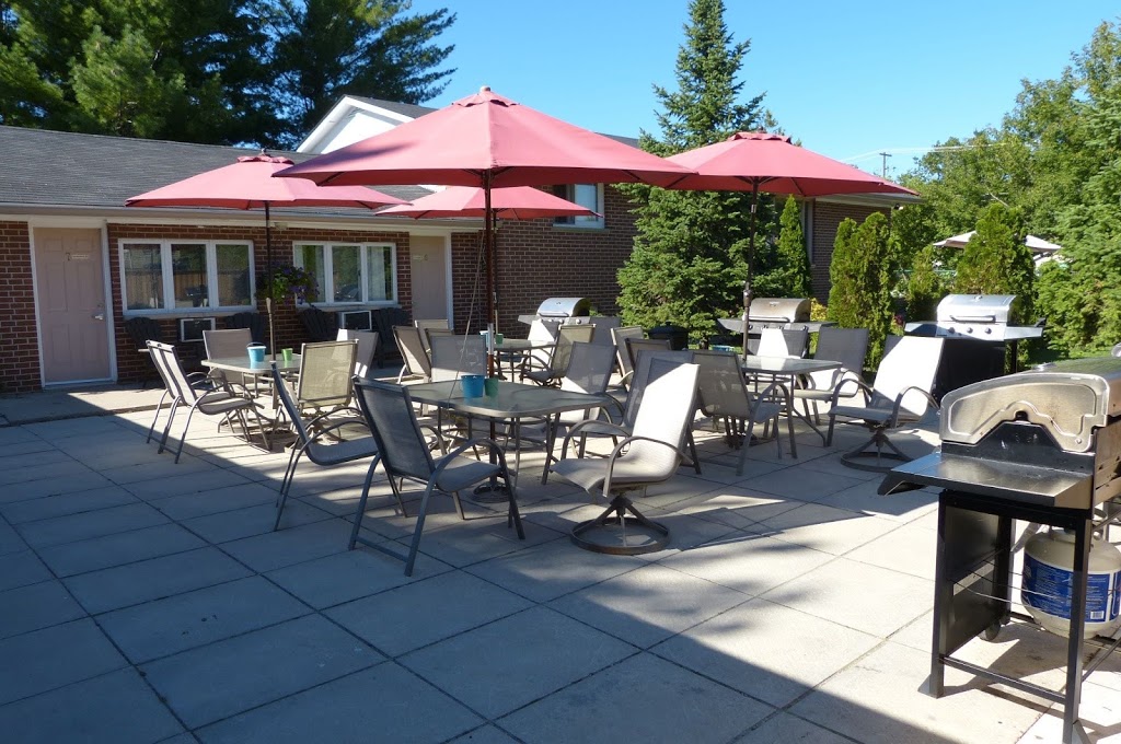 Oasis By The Bay Vacation Suites | 790 Mosley St, Wasaga Beach, ON L9Z 2H5, Canada | Phone: (705) 429-3936