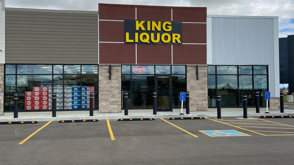 King Liquor Blackfalds | 4500 Blackfalds Crossing Way #630, Blackfalds, AB T0M 0J0, Canada | Phone: (587) 621-1215