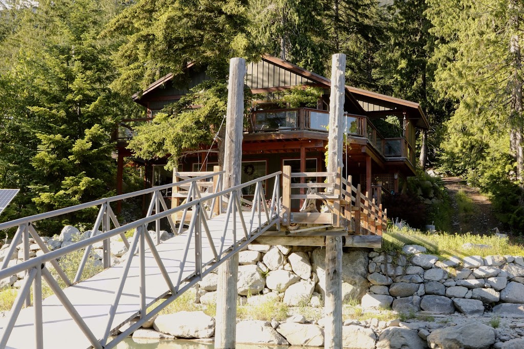 The Cottage B&B on Lillooet Lake | 24 Lillooet Lake Estates In Suck Ch Pemberton 2K0, In-SHUCK-ch Forest Service Rd, BC V0N 2K0, Canada | Phone: (604) 967-2555