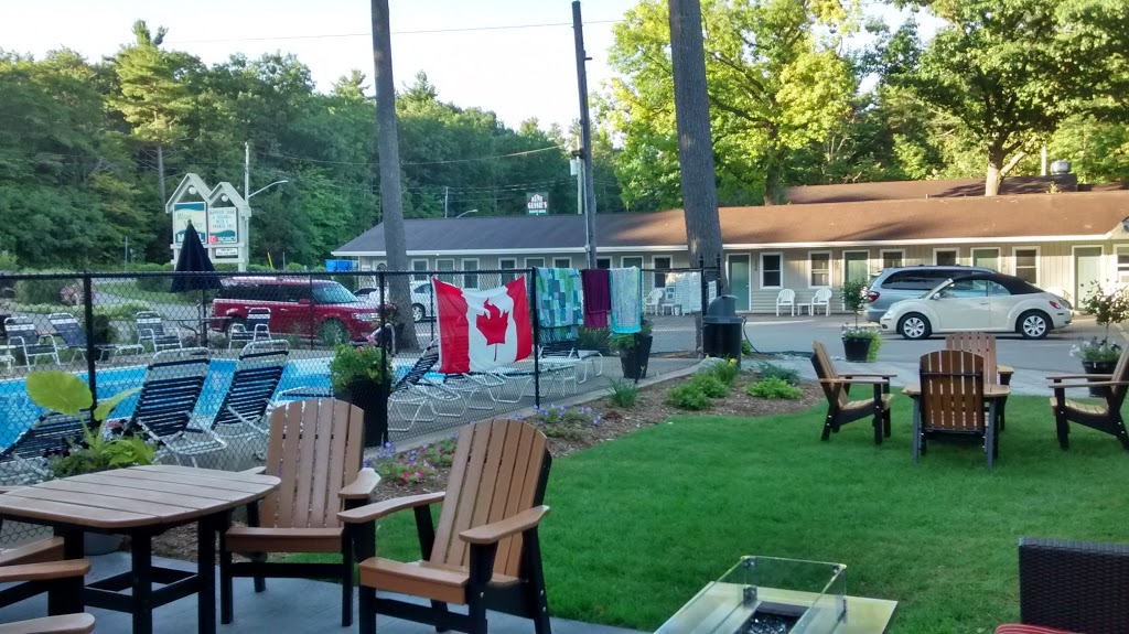 Blue Water Motel | 121 Ontario St S, Grand Bend, ON N0M 1T0, Canada | Phone: (519) 238-2014