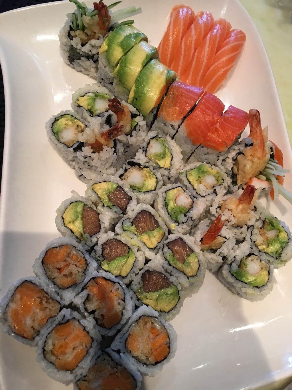 Ginza Sushi | 9960 Dufferin St, Maple, ON L6A 4K5, Canada | Phone: (905) 417-1733