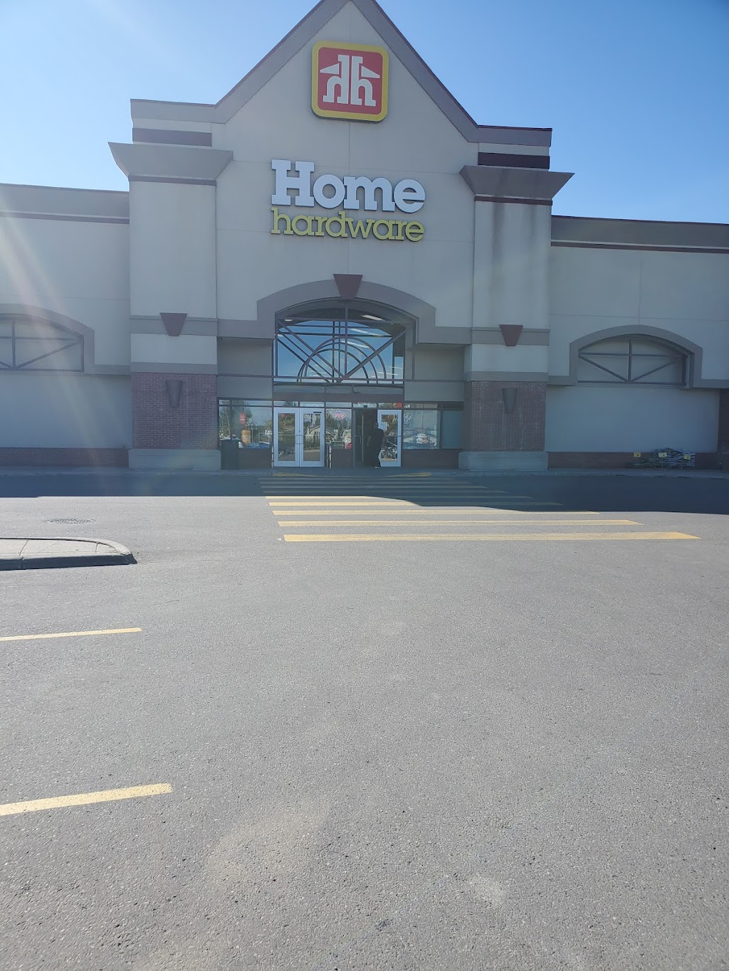 Home Hardware Lethbridge | Towne Centre, 550 University Dr W Unit 30, Lethbridge, AB T1J 4T3, Canada | Phone: (403) 320-5800