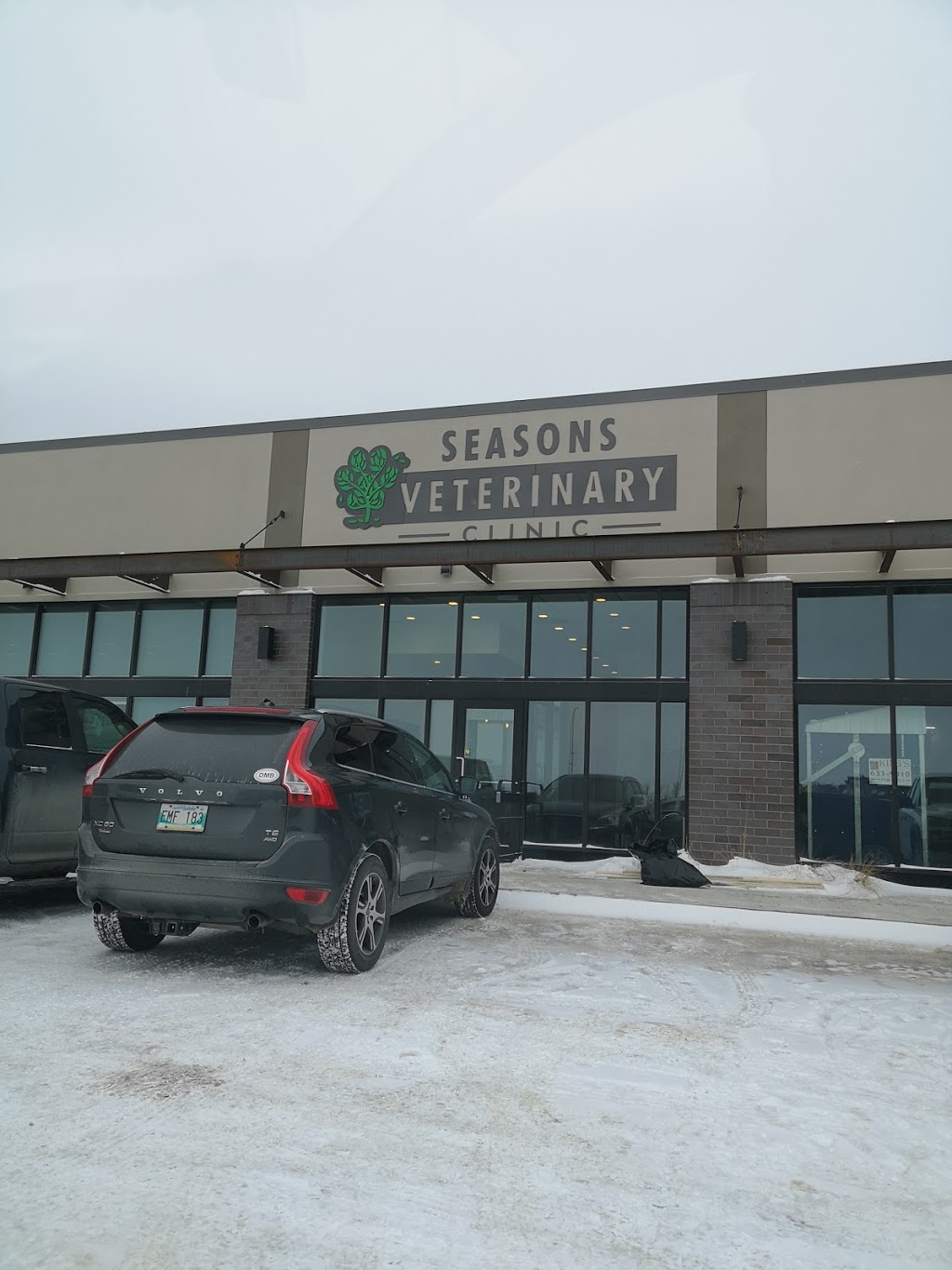 Seasons Veterinary Clinic | 8-655 Sterling Lyon Pkwy, Winnipeg, MB R3K 1M3, Canada | Phone: (204) 477-1293