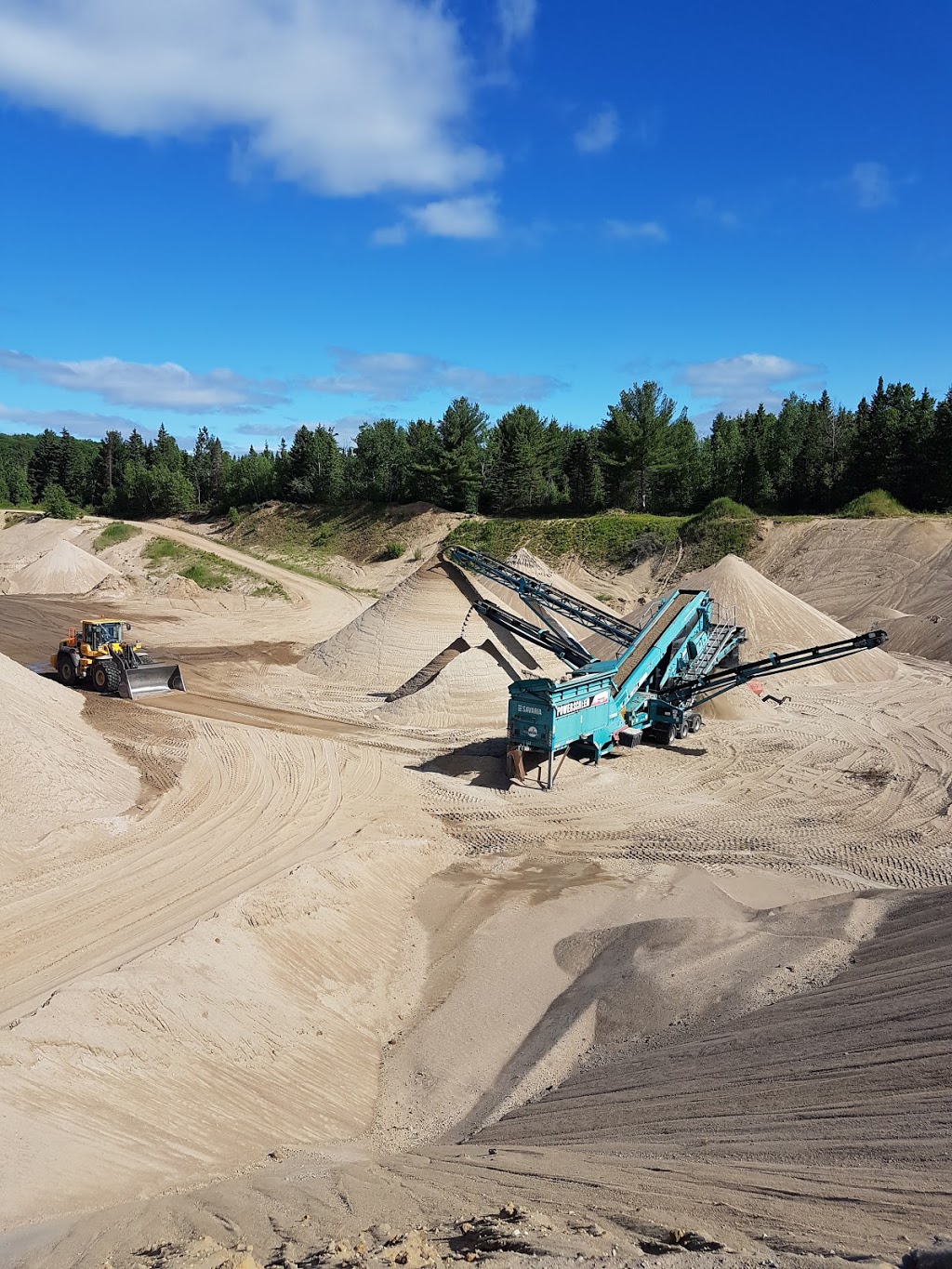 Matériaux Paysagers Savaria Ltée | 140 Rang de la Rivière-aux-Écorces, Saint-Alexis-des-Monts, QC J0K 1V0, Canada | Phone: (877) 728-2742