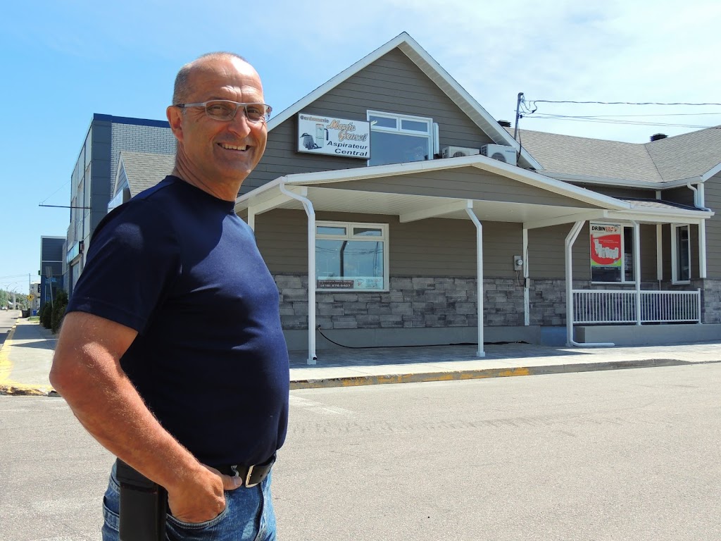 Cordonnerie Mario Genest | 144 Boulevard St Michel, Dolbeau-Mistassini, QC G8L 5J8, Canada | Phone: (418) 276-5407