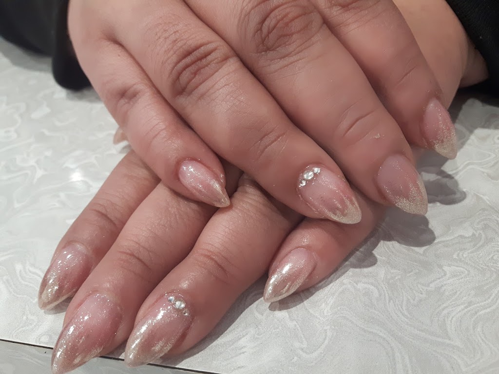 Ongles Showcase | 15777 Boul. de Pierrefonds, Pierrefonds, QC H9H 3X6, Canada | Phone: (514) 626-6666