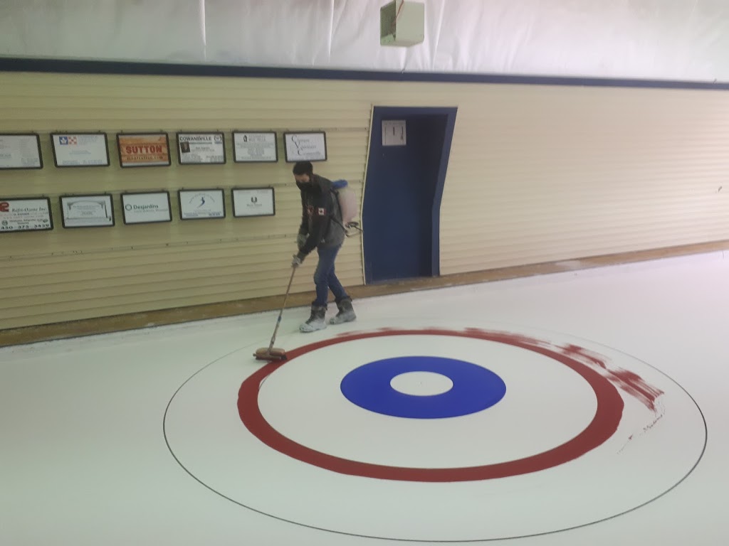 Sutton Curling Club | 26 Rue Pleasant, Sutton, QC J0E 2K0, Canada | Phone: (450) 538-3226