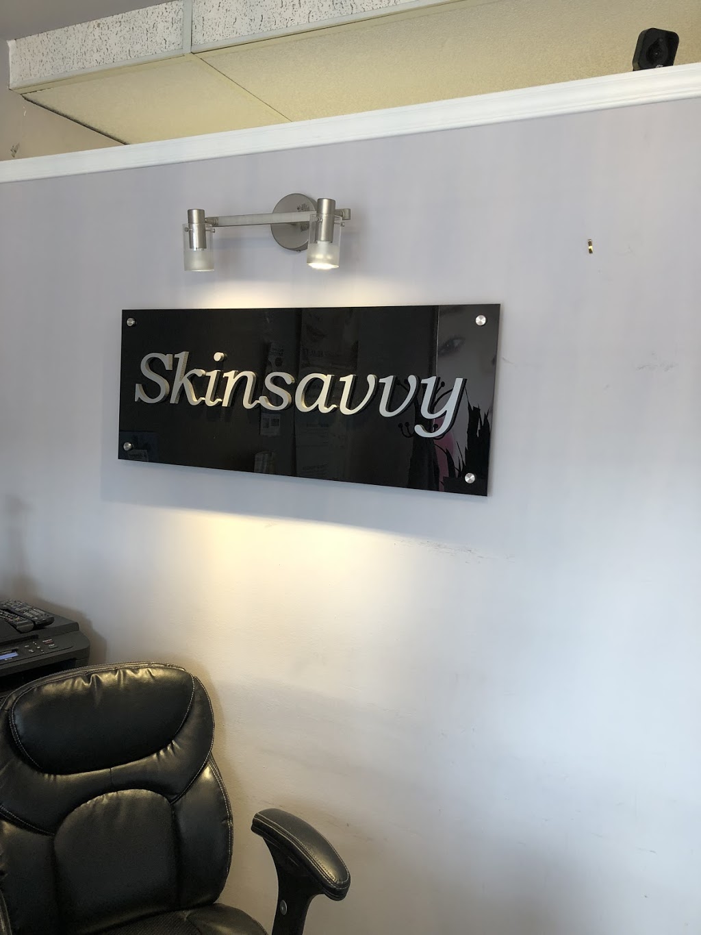 Skinsavvyonqueensway | 706 ,The Queensway Holbrook, The Queensway, Toronto, ON M8Y 1L3, Canada | Phone: (647) 700-6256