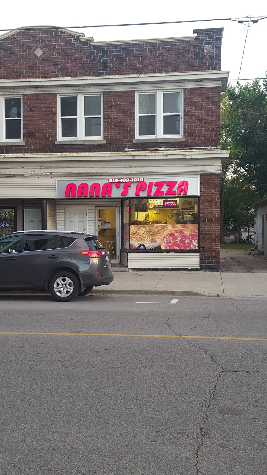 Nanas Pizza | 461 Dundas St, London, ON N6B 1W1, Canada | Phone: (519) 439-1010