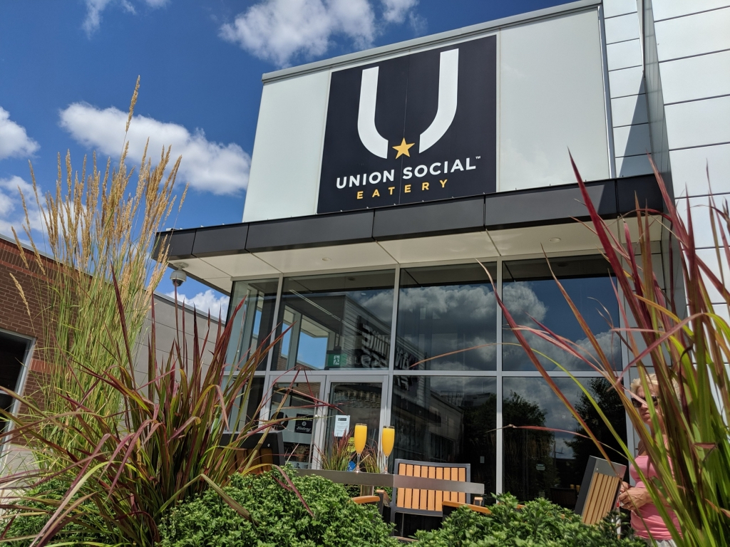 Union Social Eatery | 5042 Satellite Dr Unit F1, Mississauga, ON L4W 0E3, Canada | Phone: (905) 282-1235