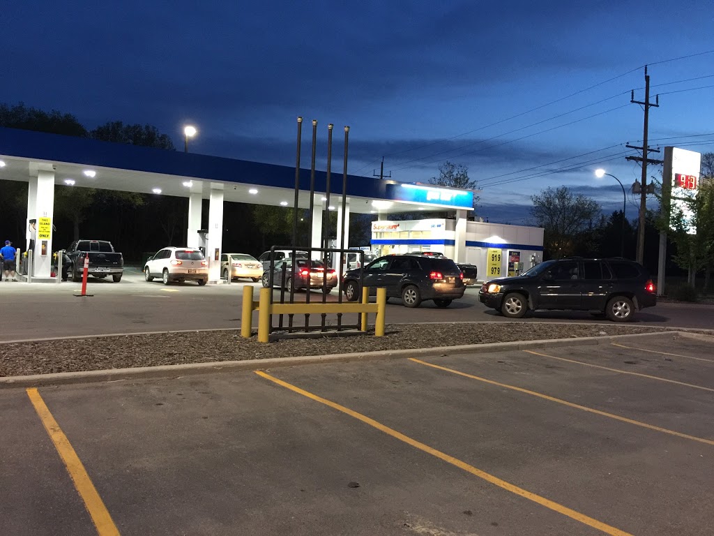 Mobil | 1025 Gateway Rd, Winnipeg, MB R2K 4C1, Canada