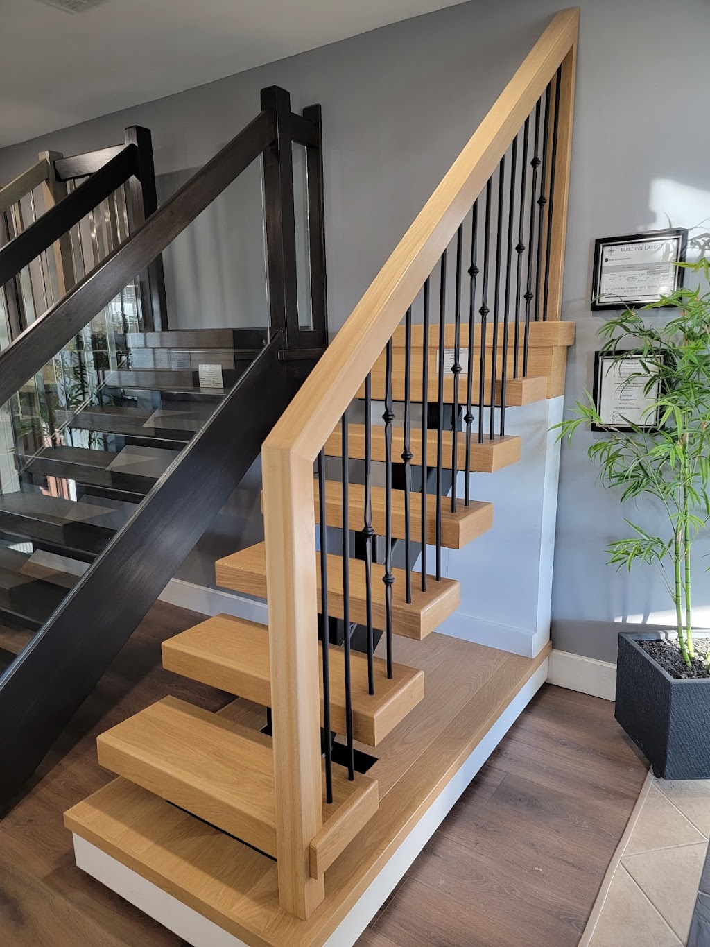 London Stair & Railing Co Ltd | 547 Clarke Rd, London, ON N5V 2E1, Canada | Phone: (519) 455-0704