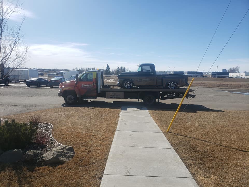 Daves Towing Services Ltd. | 2007 43 St SE, Calgary, AB T2B 1H2, Canada | Phone: (403) 272-3944