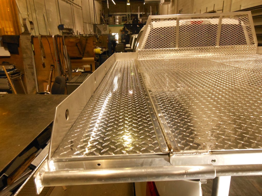 Calgary Aluminum Custom Fabrication Ltd | 3925 56 Ave SE Suite 5, Calgary, AB T2C 2E4, Canada | Phone: (403) 279-3392