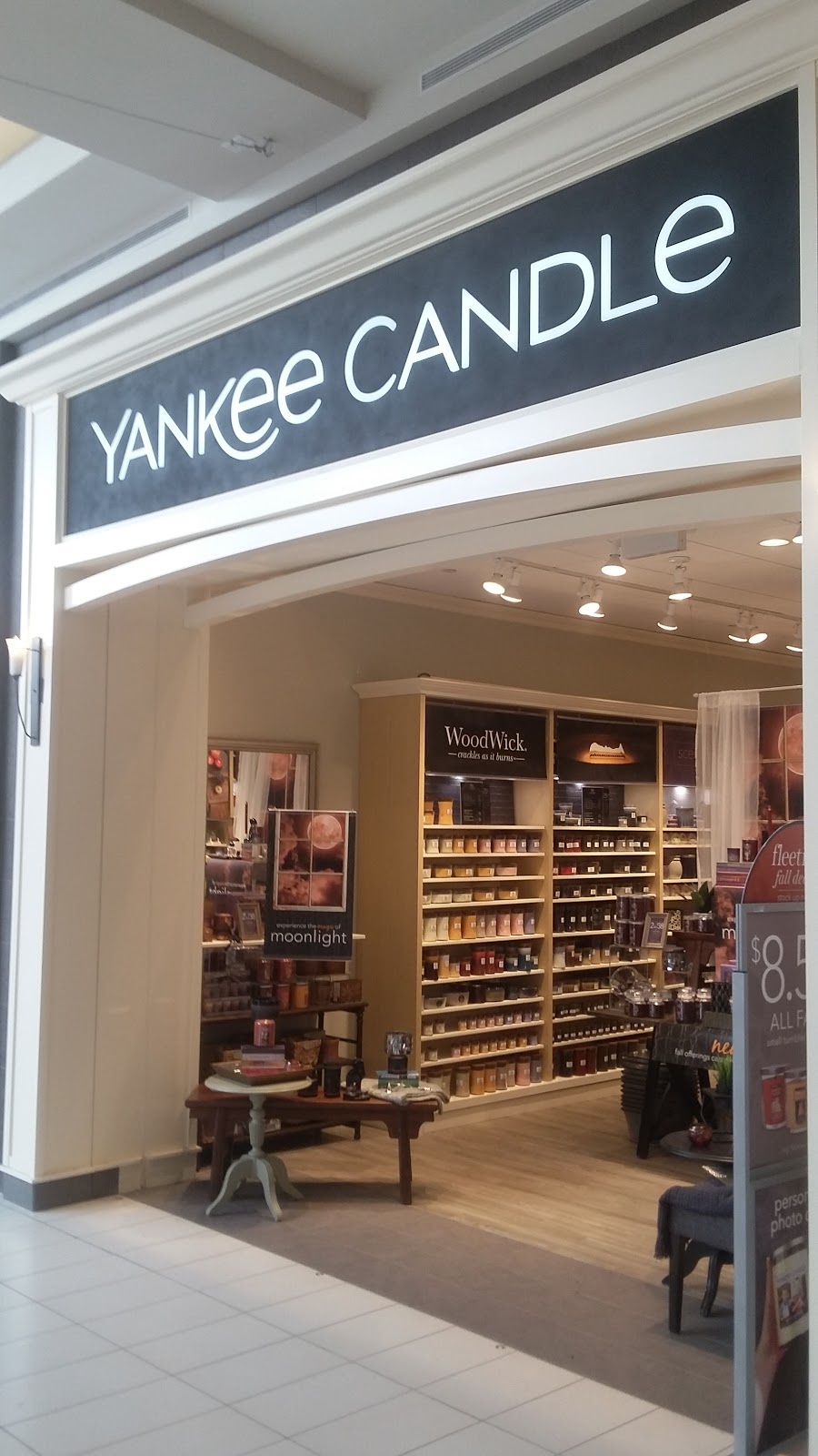 Yankee Candle | Oshawa Centre, 419 King St W, Oshawa, ON L1J 2K5, Canada | Phone: (905) 720-1400