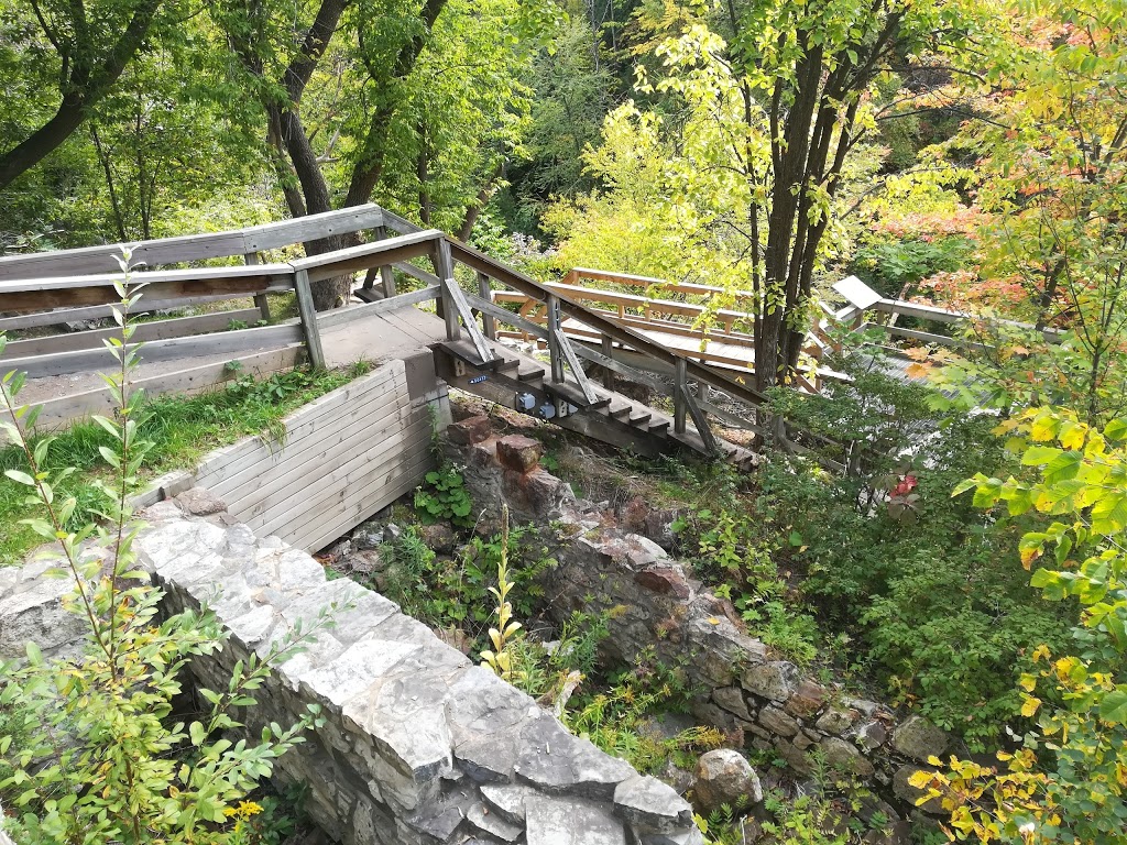 Parc du boisé des chutes | Village Des Hurons Wendake Indian Reserve No. 7, La Haute-Saint-Charles, QC G2B 2T9, Canada