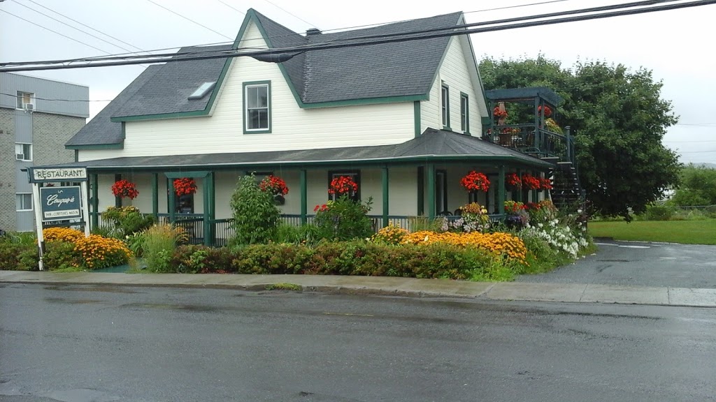 Restaurant & Traiteur La Couquerie | 200 Rue Albert, Cowansville, QC J2K 2W5, Canada | Phone: (450) 263-1874