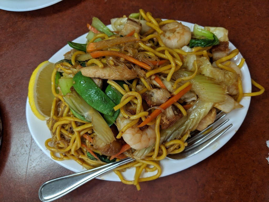 Summer House - Filipino Thai Cuisine | 568 Sheppard Ave W, North York, ON M3H 2R9, Canada | Phone: (416) 398-7877