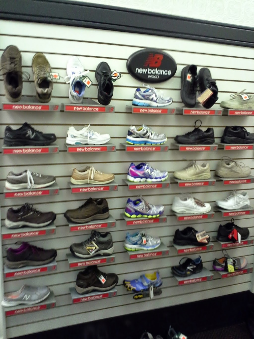 Gemmells Shoes | 110 Main St N, Moose Jaw, SK S6H 3J7, Canada | Phone: (306) 694-0165