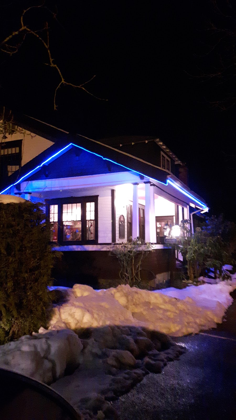 Saltair Neighbourhood Pub | 10519 Knight Rd, Ladysmith, BC V9G 2A9, Canada | Phone: (250) 246-4942