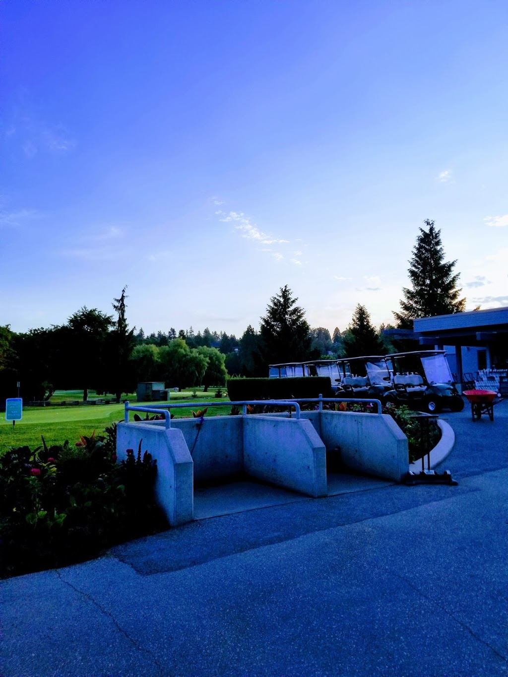 McCleery Driving Range | 7188 Macdonald St, Vancouver, BC V6N 1G2, Canada | Phone: (604) 264-9580