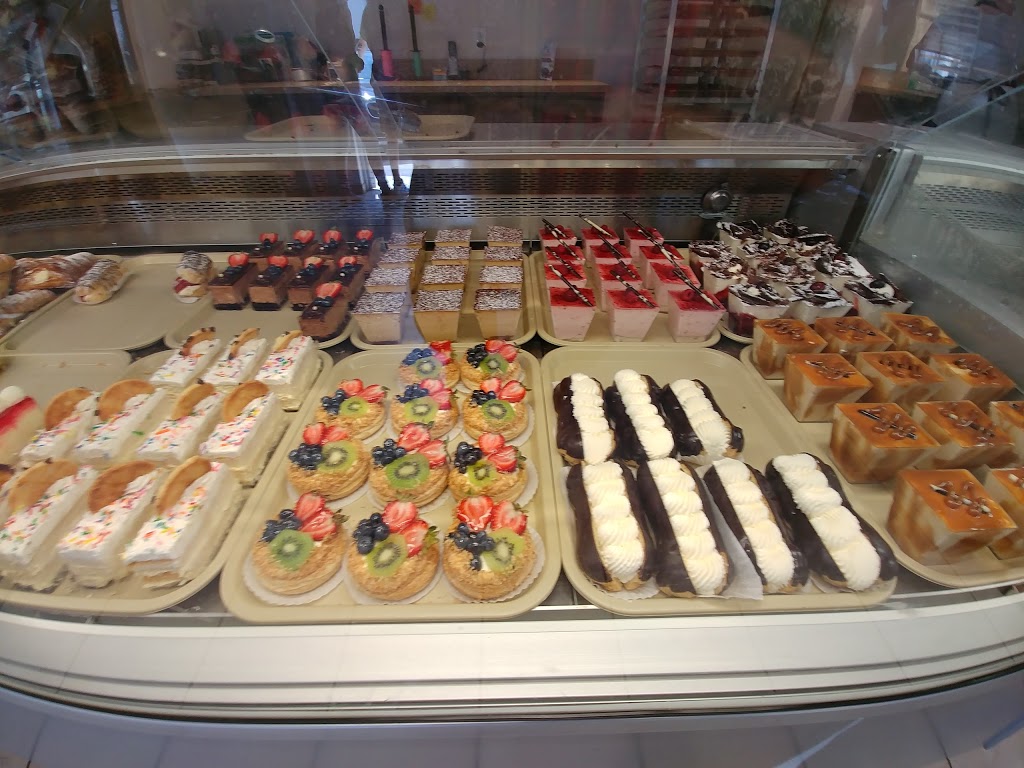 Pastry Bakery Via Roma | 11705 Montée Sainte Marianne Local 202, Mirabel, QC J7J 0S1, Canada | Phone: (450) 419-7757