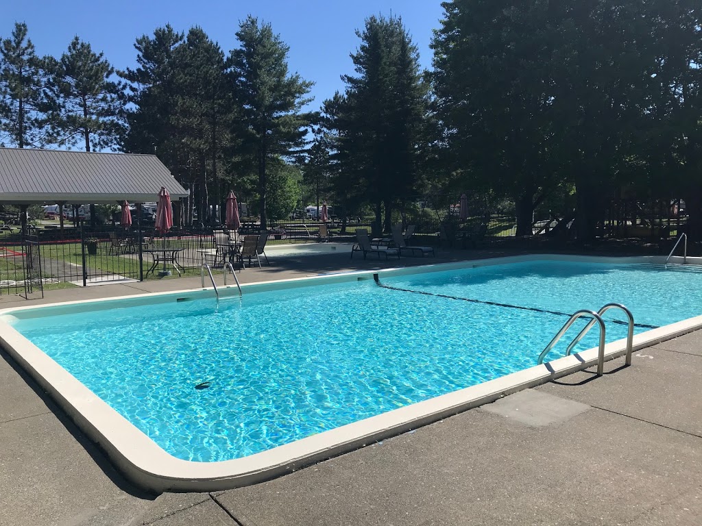 Camping Domaine Tournesol | 327 Chemin Brosseau, Cowansville, QC J2K 0B4, Canada | Phone: (450) 263-9515